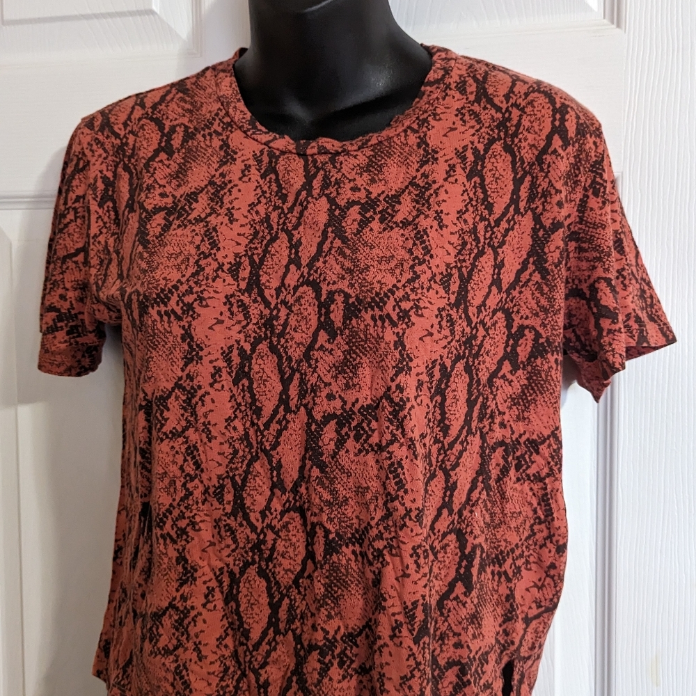 Socialite Tee XS - Picture 2 of 8